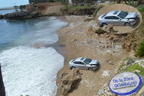vehiculo-cae-al-precipicio-en-el-malecon-